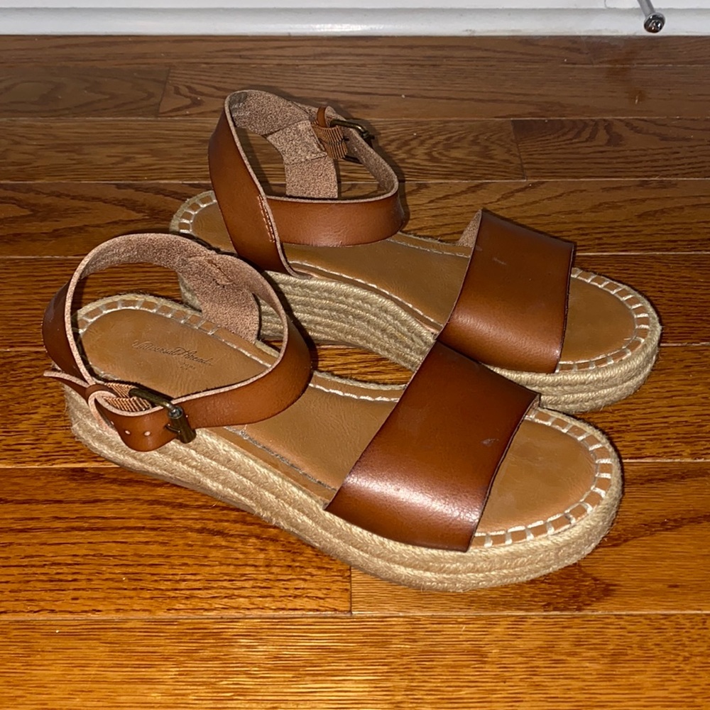 Universal Thread Brown Leather Espadrille Platform Sandals